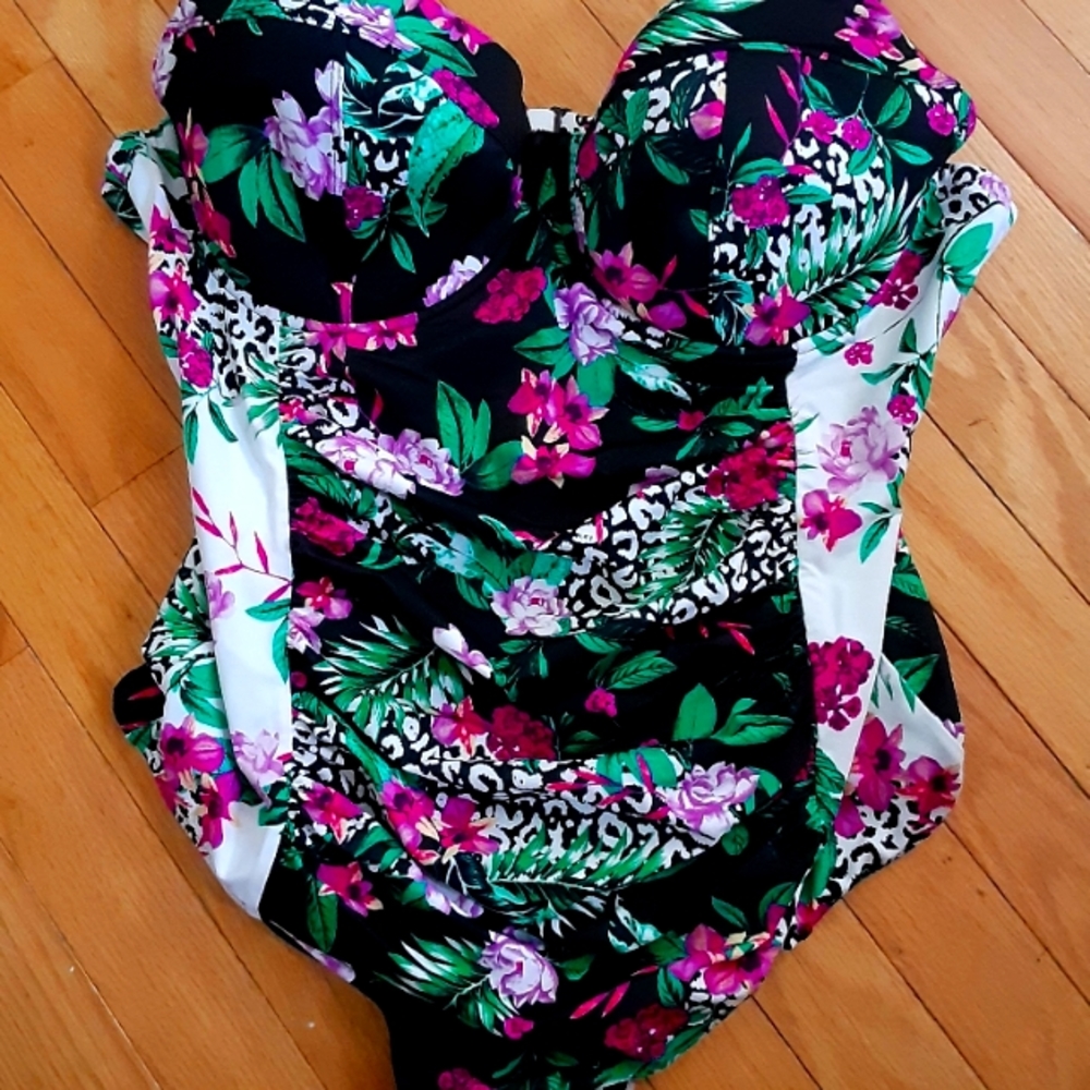 Torrid 2 womens One piece swimsuit